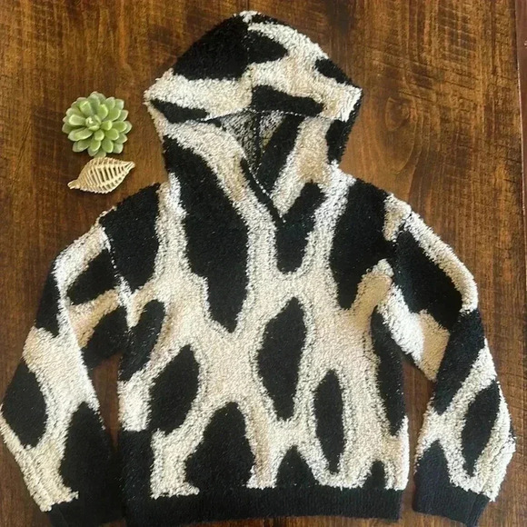 Sandy Liang x Target | Leopard Print Faux-Sherpa Hooded Sweatshirt - Picture 3 of 9